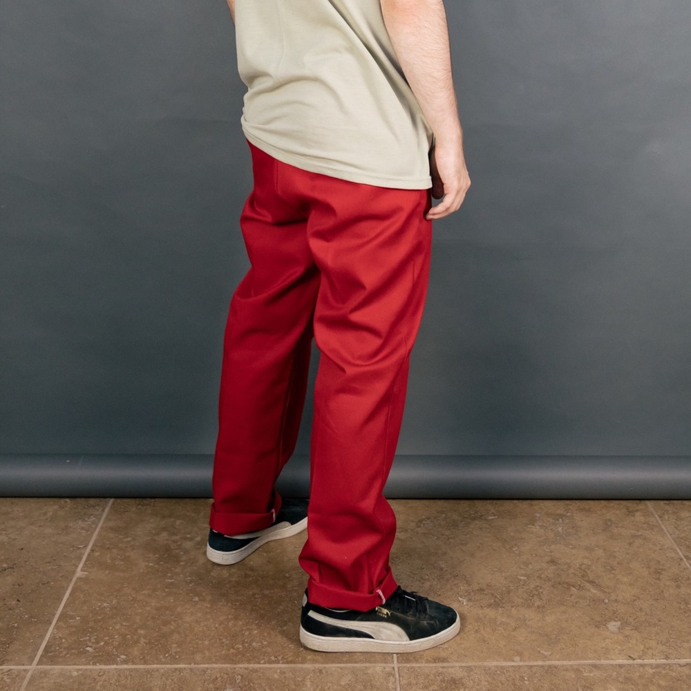 Perfect vintage 1990’s red Dickies trousers 🎪